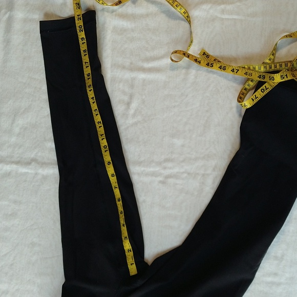 🍋 Lululemon Capris, size 6 - Picture 6 of 7